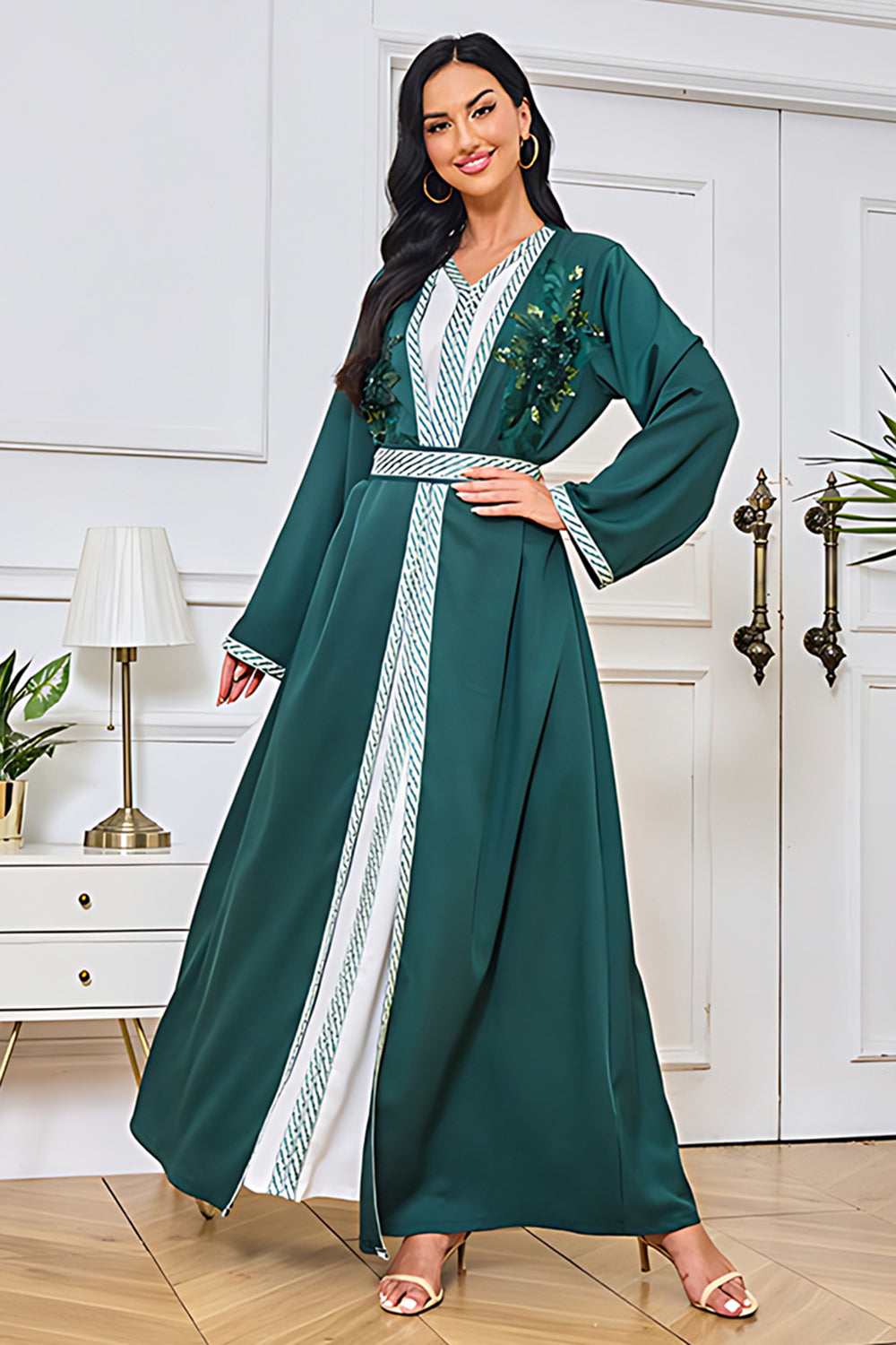 Robe caftan en satin vert foncé à col en V