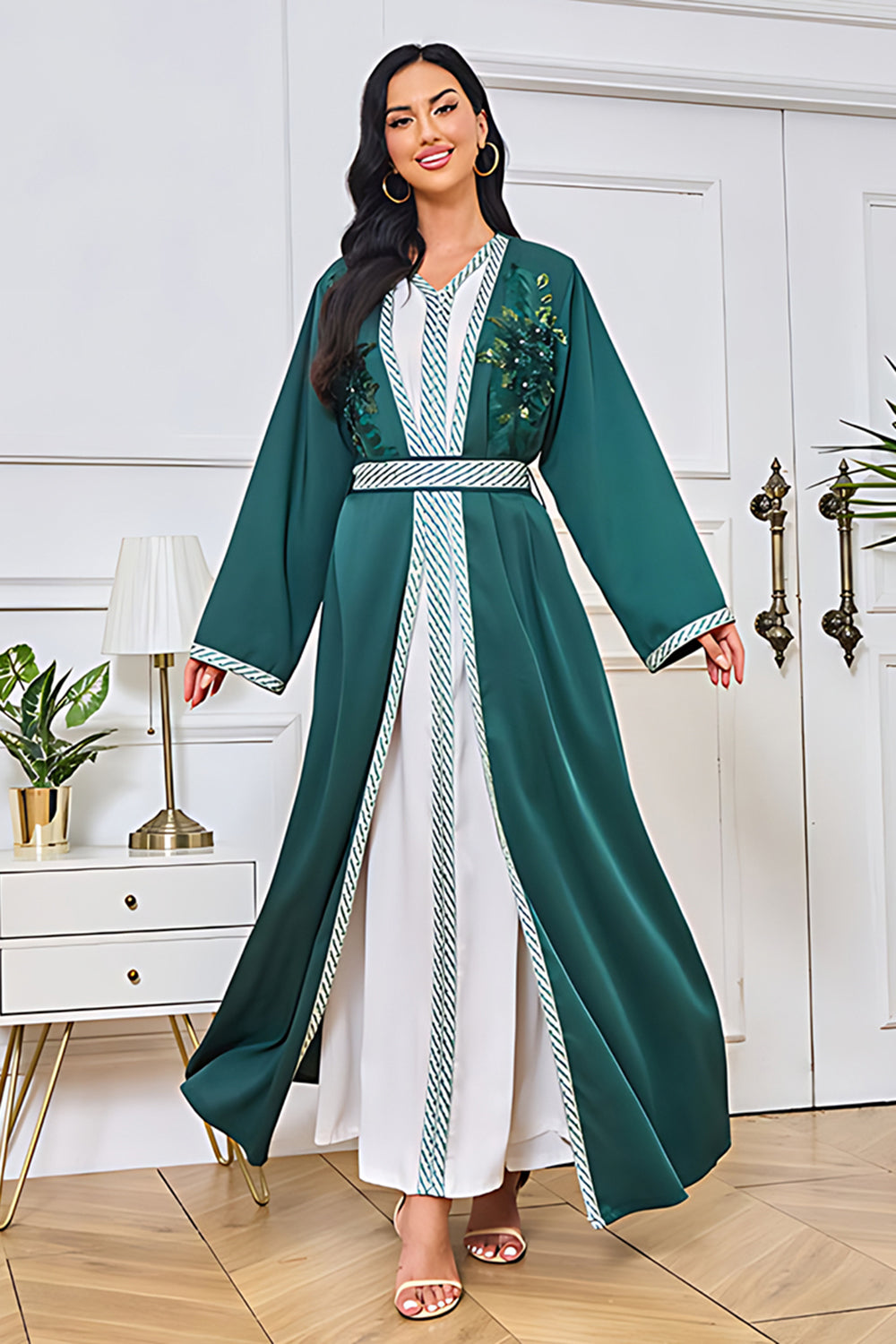 Robe caftan en satin vert foncé à col en V