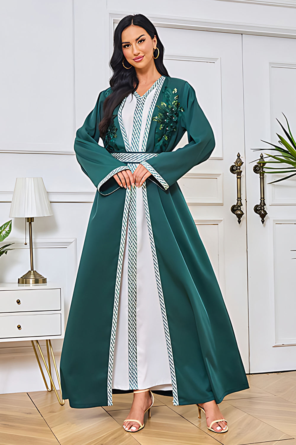 Robe caftan en satin vert foncé à col en V