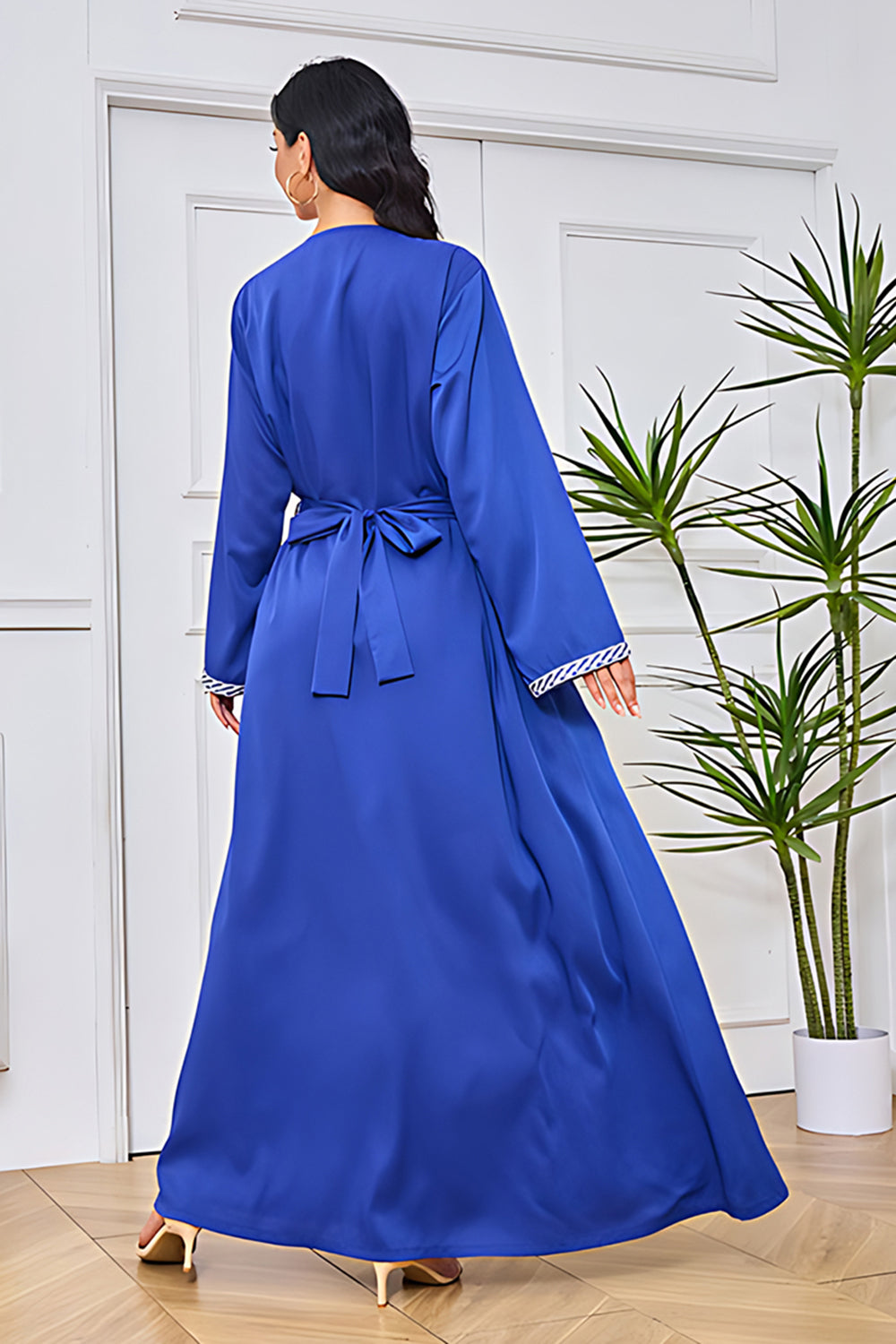 Robe caftan en satin vert foncé à col en V