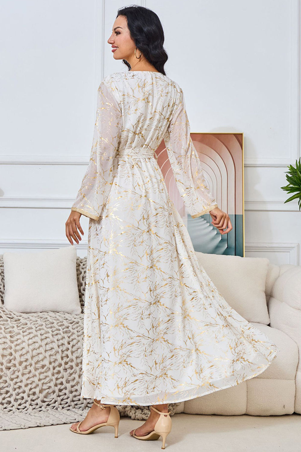 Robe caftan blanche imprimée à col en V