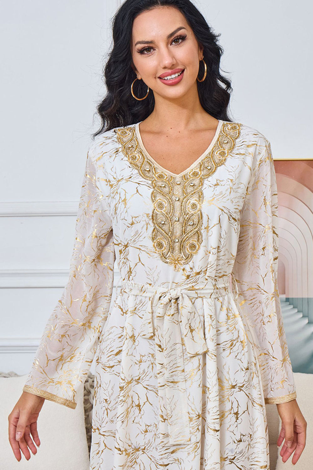 Robe caftan blanche imprimée à col en V