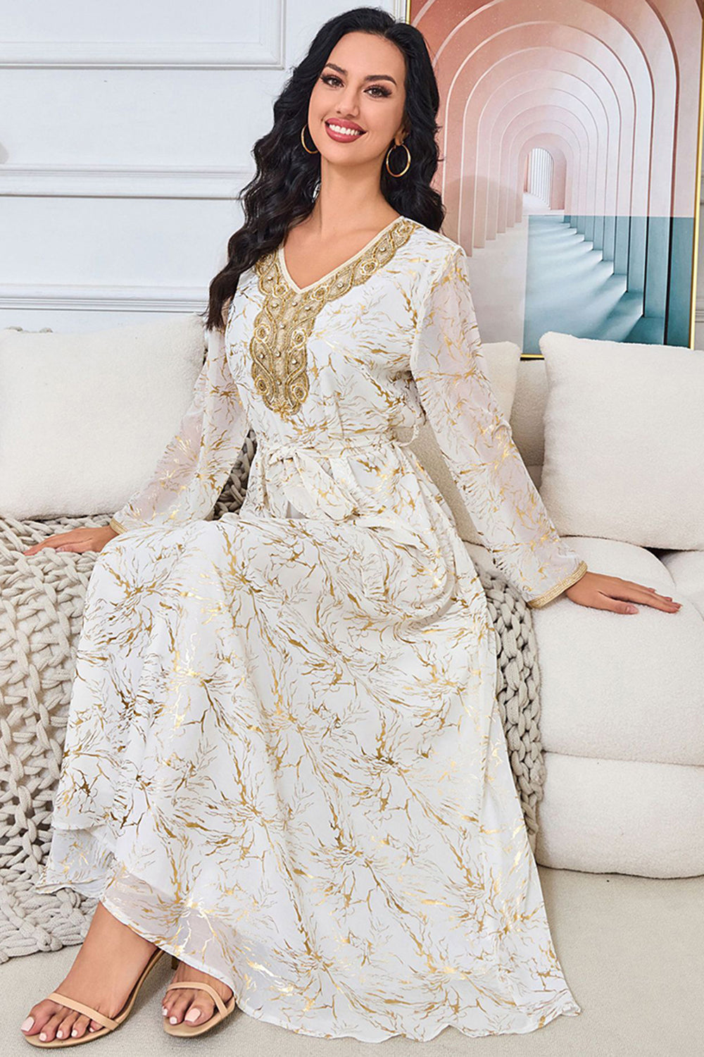 Robe caftan blanche imprimée à col en V