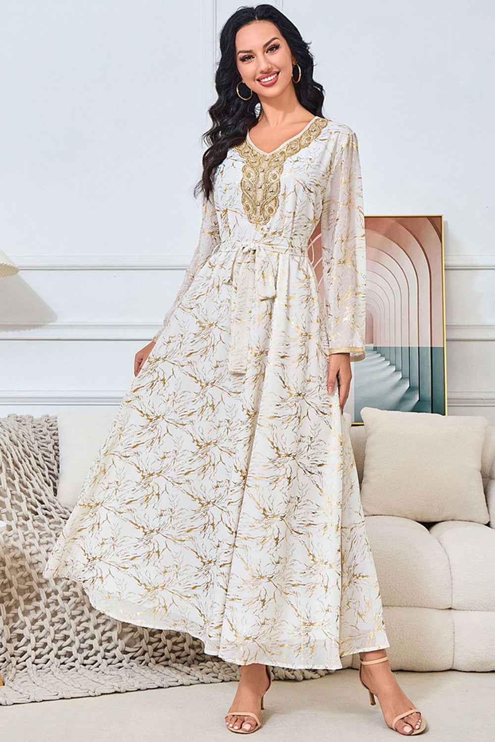 Robe caftan blanche imprimée à col en V