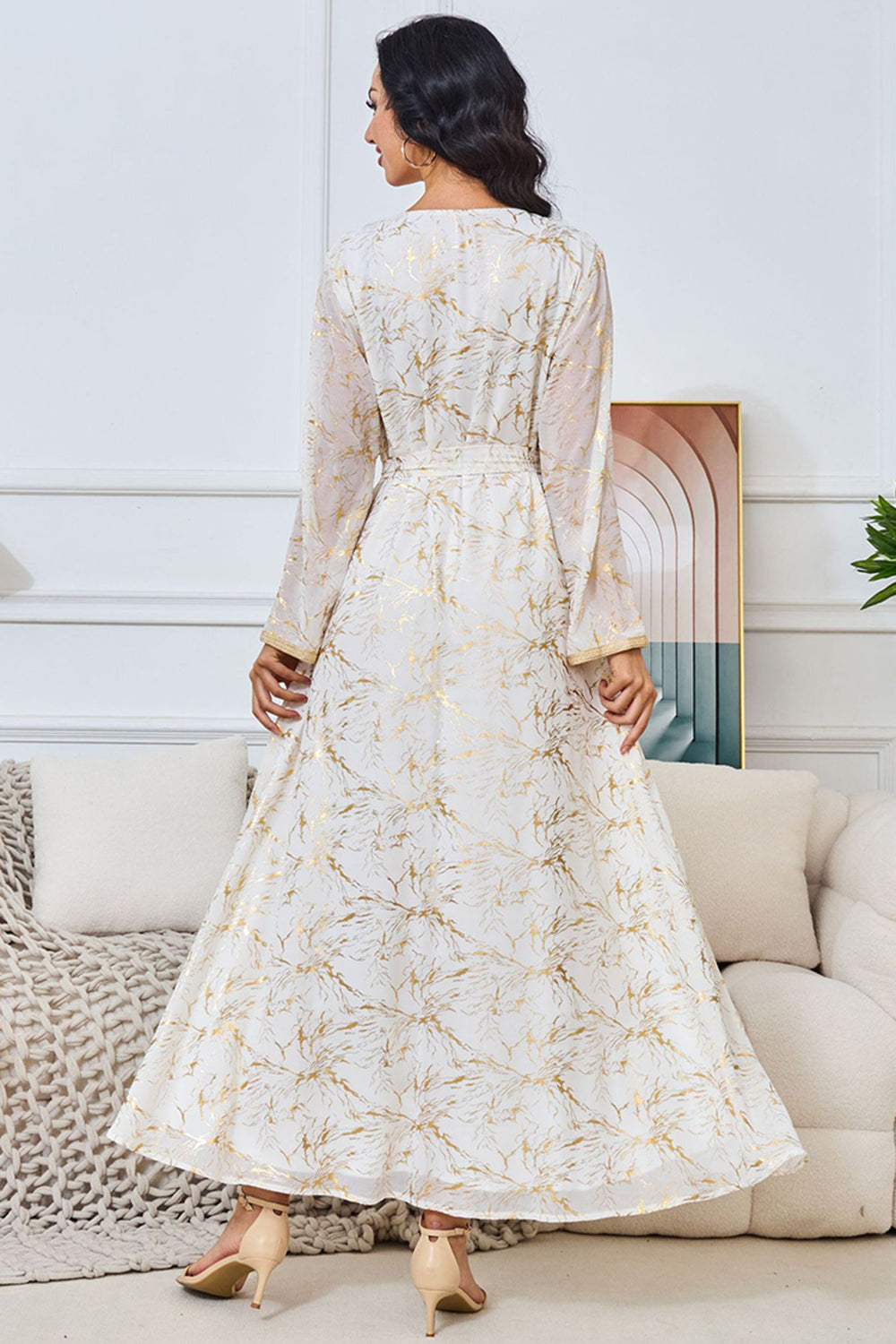 Robe caftan blanche imprimée à col en V