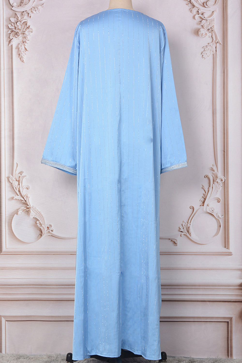 Robe caftan blanche à paillettes et col rond