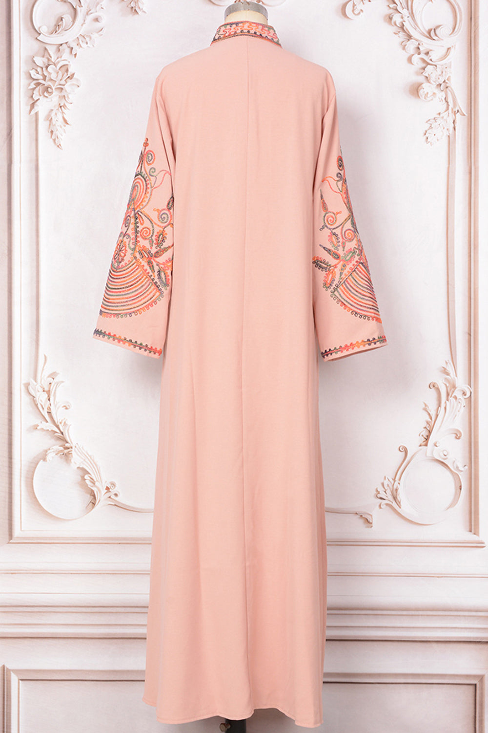 Robe caftan bleu marine avec broderie