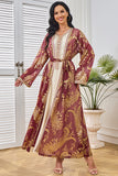 Robe caftan à col en V et appliques rose poudré
