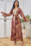 Robe caftan à col en V et appliques rose poudré