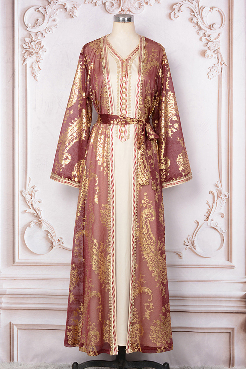 Robe caftan à col en V et appliques rose poudré