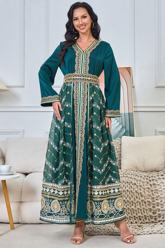 Robe caftan à col en V et broderies vert foncé