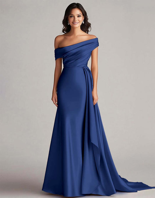 Robe de promenade longue, plissée, à une épaule, en style sirène de bleu marine foncé avec train chapelle élégant