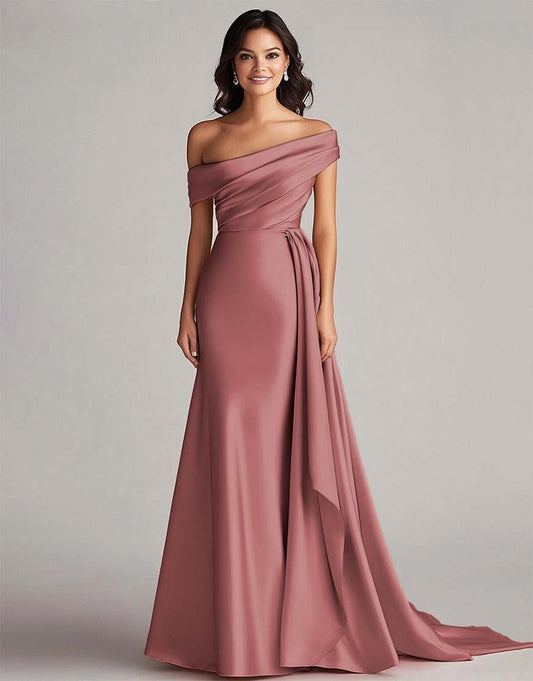 Robe de promenade longue, plissée, à une épaule, en style sirène de bleu marine foncé avec train chapelle élégant