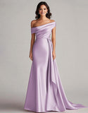 Robe de promenade longue, plissée, à une épaule, en style sirène de bleu marine foncé avec train chapelle élégant
