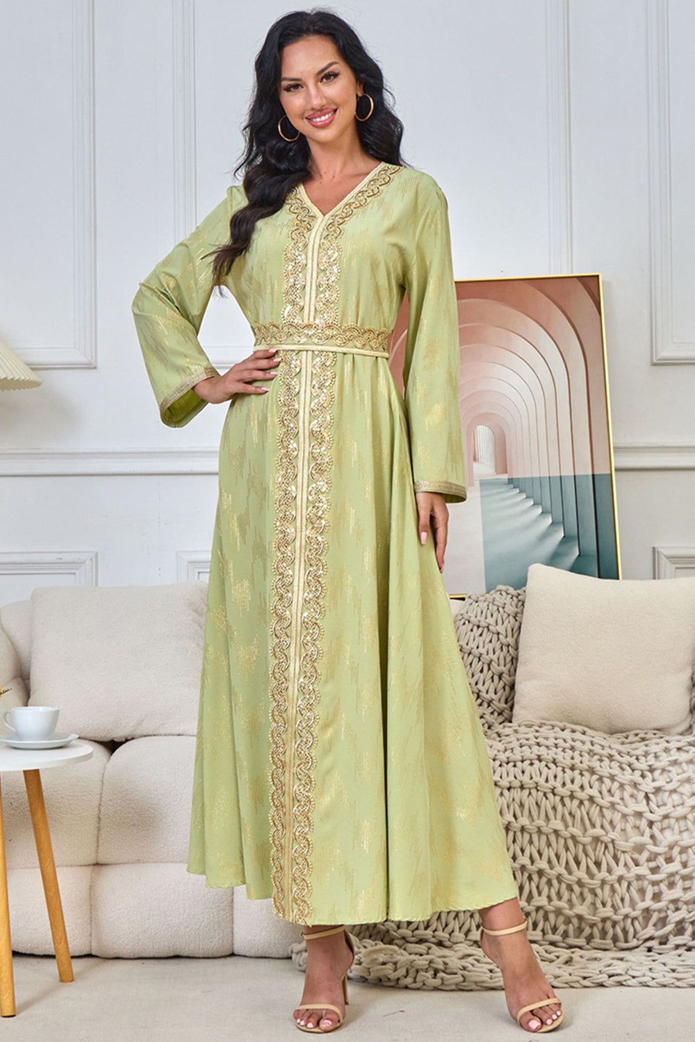 Robe caftan Verte brodée à col en V