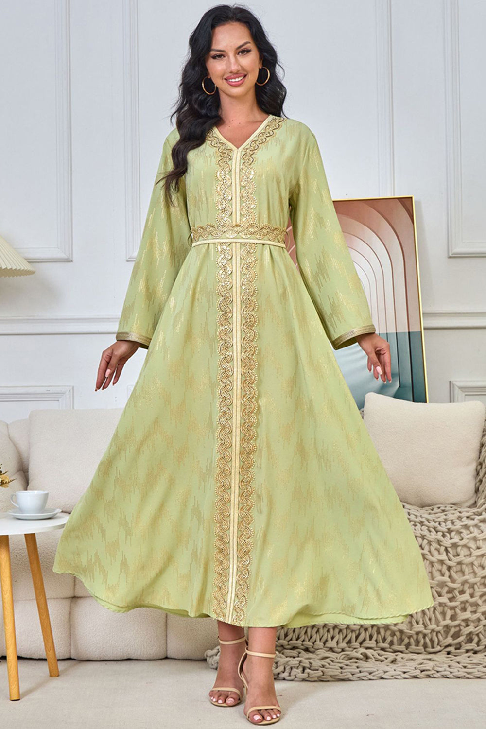 Robe caftan Verte brodée à col en V