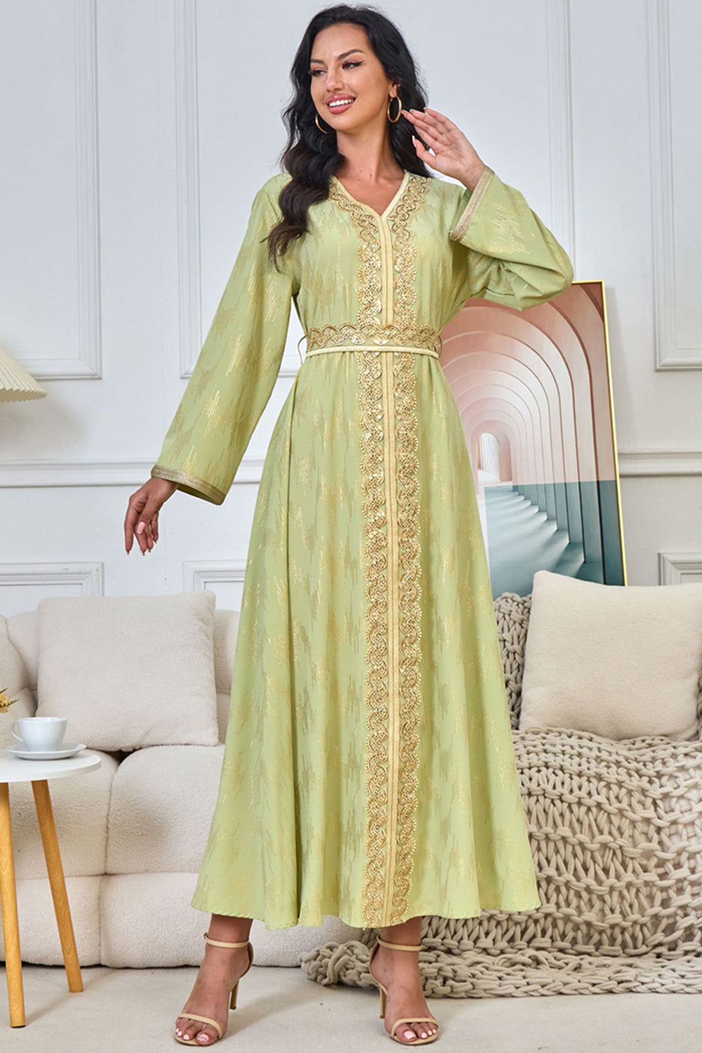 Robe caftan Verte brodée à col en V
