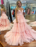 Robe de bal de fin d'année en tulle beige à bretelles spaghetti avec fente