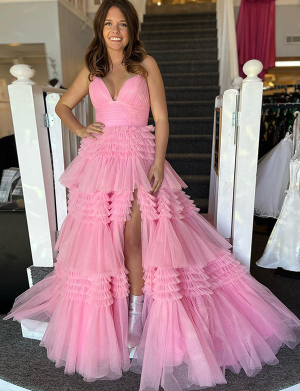Robe de bal de fin d'année en tulle beige à bretelles spaghetti avec fente