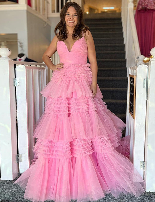 Robe de bal de fin d'année en tulle beige à bretelles spaghetti avec fente
