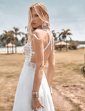 Robe de mariage boho à bretelles spaghetti en dentelle sans dos avec fente