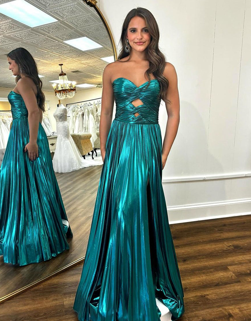 Robe de bal trapèze à décolleté en cœur et traîne