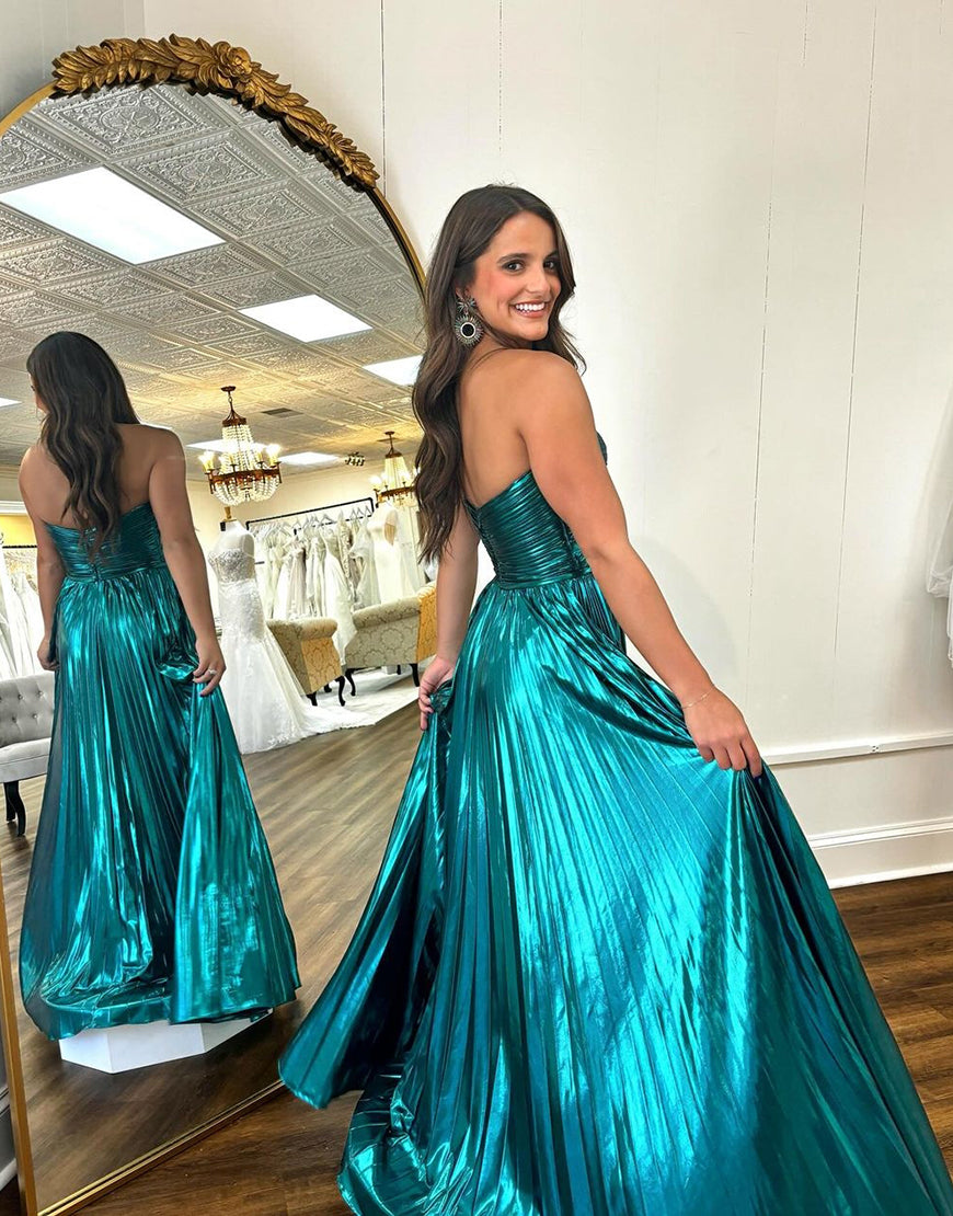 Robe de bal trapèze à décolleté en cœur et traîne