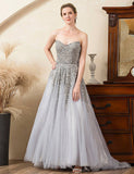 Robe de la mère de mariée grise avec perles et paillettes