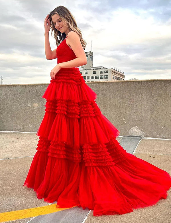 Robe de bal de fin d'année en tulle beige à bretelles spaghetti avec fente