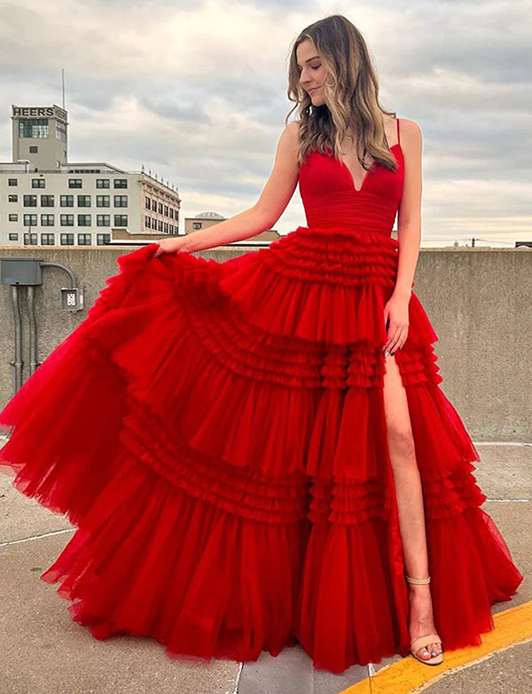 Robe de bal de fin d'année en tulle beige à bretelles spaghetti avec fente