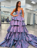 Robe de bal de fin d'année en violet, à épaules dénudées et à longues bretelles