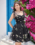 Jolie robe de bal noire à bretelles fines A-ligne avec broderie