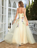 Une ligne champagne bretelles spaghetti robe de bal avec des fleurs 3D