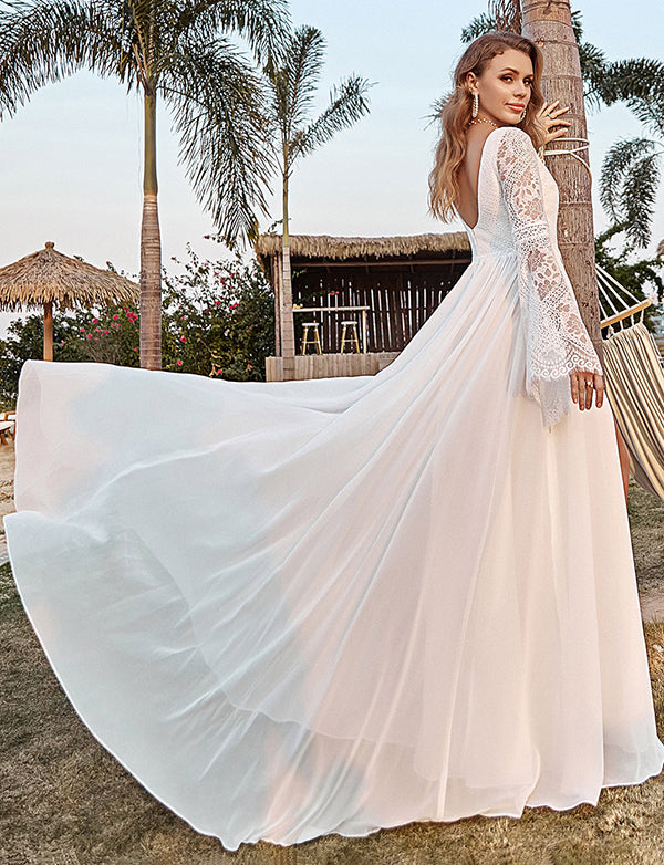 Robe de mariée boho en mousseline de dentelle ivoire à manches trompettes