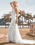 Charmante robe de mariée sirène à bretelles spaghetti en dentelle ivoire avec traîne en flèche