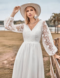 Robe de mariage boho à col V en mousseline ivoire avec traîne et dentelle
