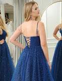 Robe de bal en tulle à col en V et à longues perles