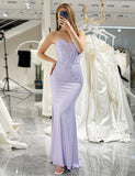 Robe de soirée fourreau sans bretelles à corset avec applications en dentelle