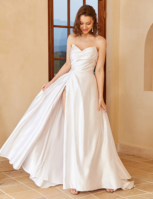 Robe de mariée en satin blanc en forme de cœur avec fente