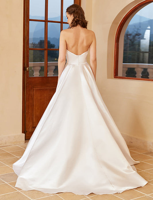 Robe de mariée en satin blanc en forme de cœur avec fente