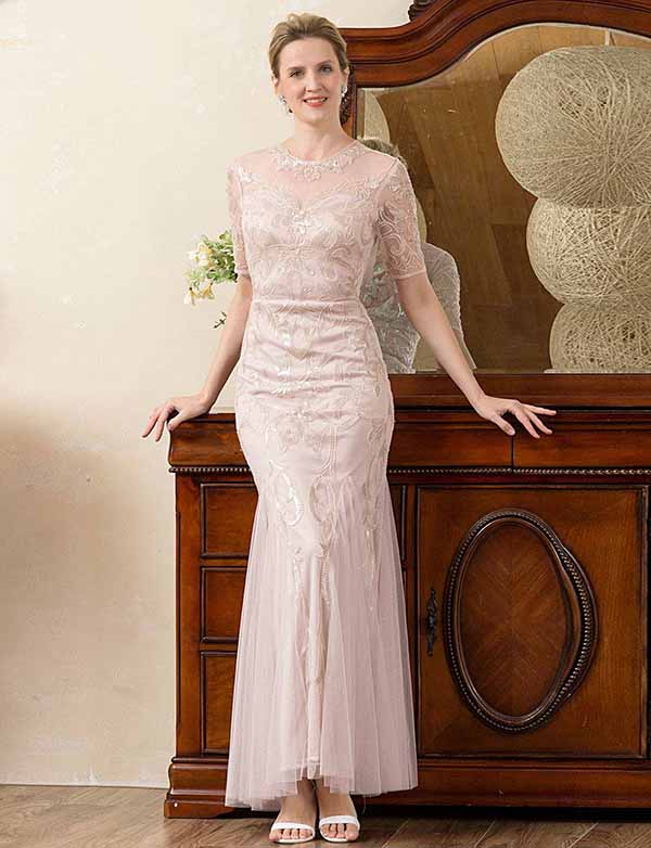 Robe de la mariée en perles gris-rose étincelant