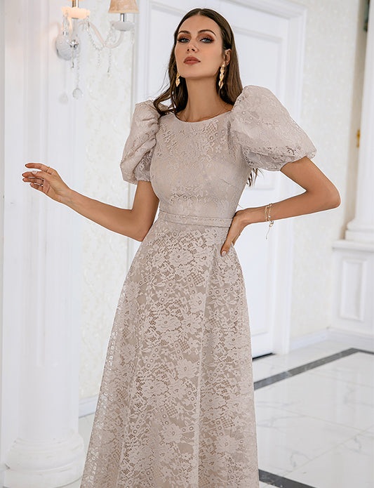 Robe de Cocktail en Dentelle Beige