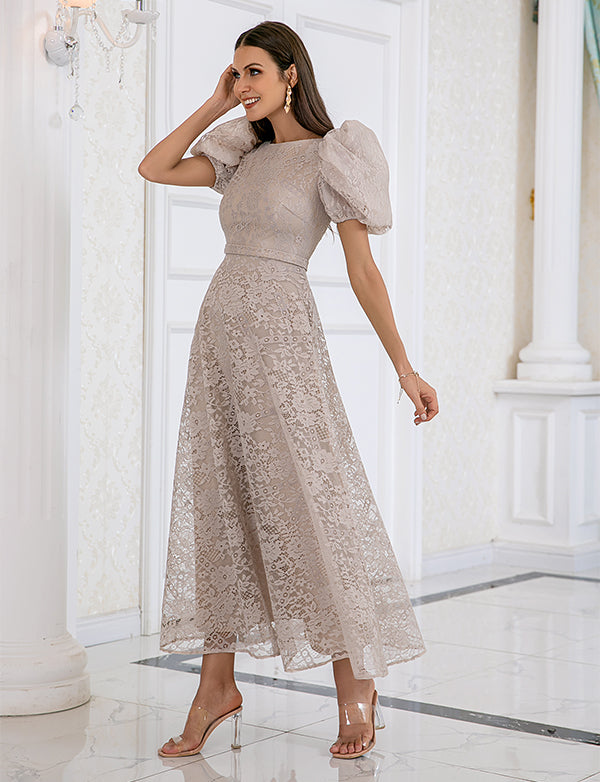Robe de Cocktail en Dentelle Beige
