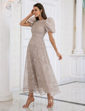 Robe de Cocktail en Dentelle Beige