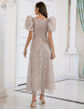 Robe de Cocktail en Dentelle Beige