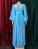 Robe à col en V et ourlet plissé sexy et pressé