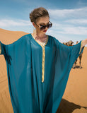 Robe cape ample à ceinture tissée bleu lac et or