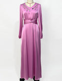 Robe abaya rose à manches longues avec col en V et strass