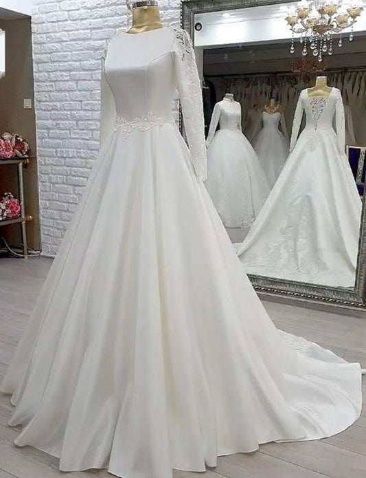 Élégantes Robes de Mariée en Satin