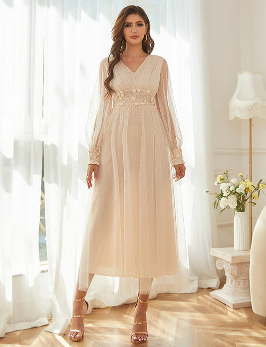 Robe de Soirée en Dentelle Douce et Élégante